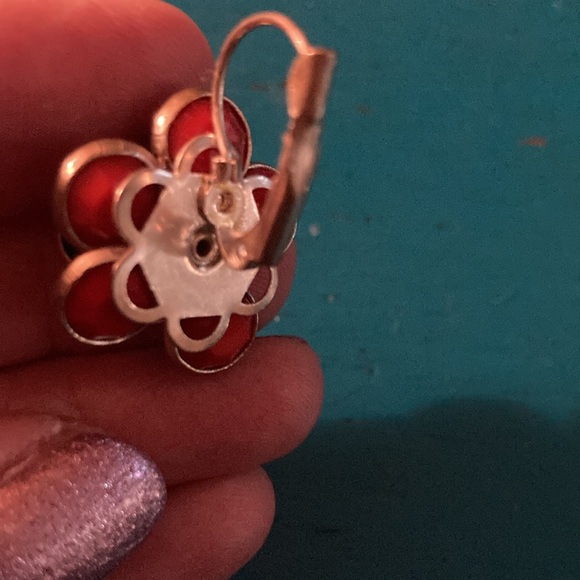 Earrings, Adorable 1” red, white & blue stone flower earrings - spring clasps - Picture 6 of 8